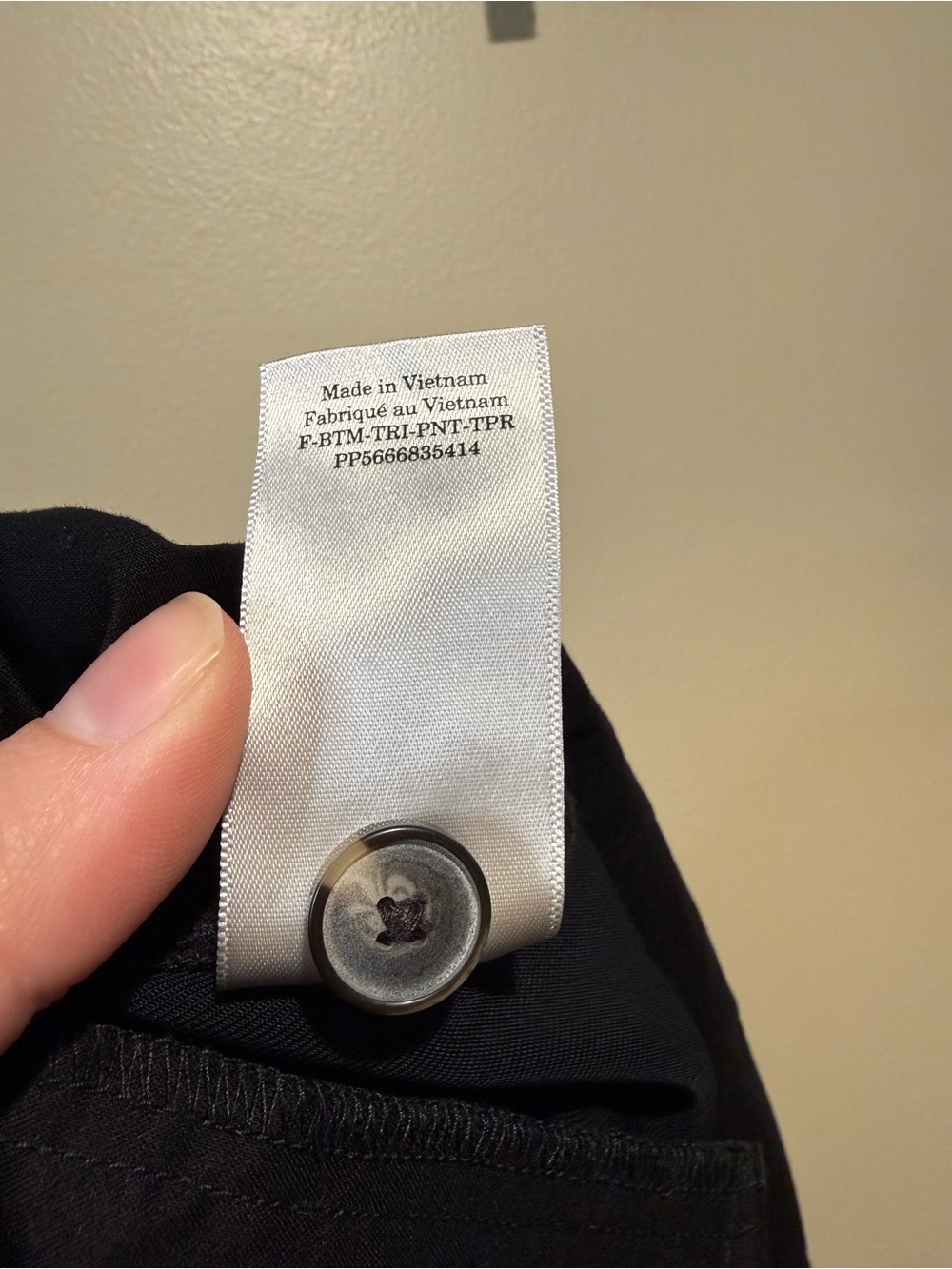 Everlane The Japanese GoWeave way high tapered Pant in Black - Picture 10 of 10